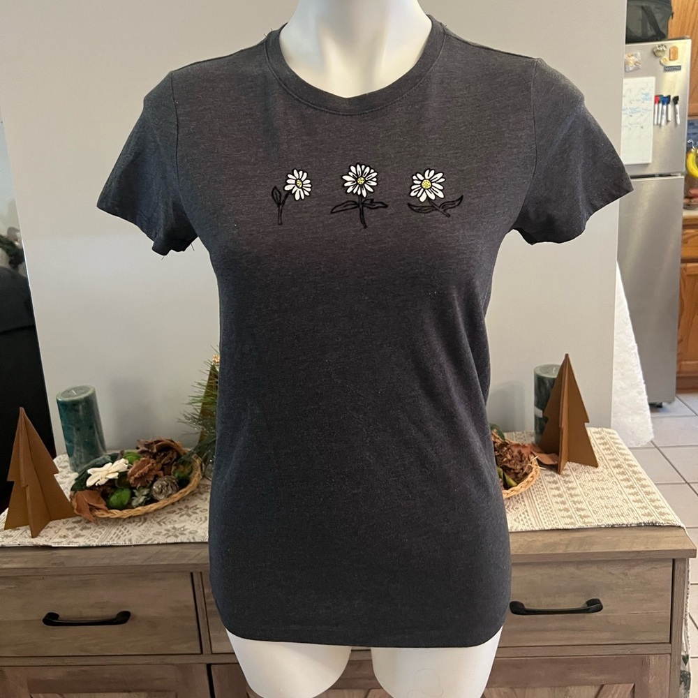 Aeropostale Classic Crew tshirt with flowers